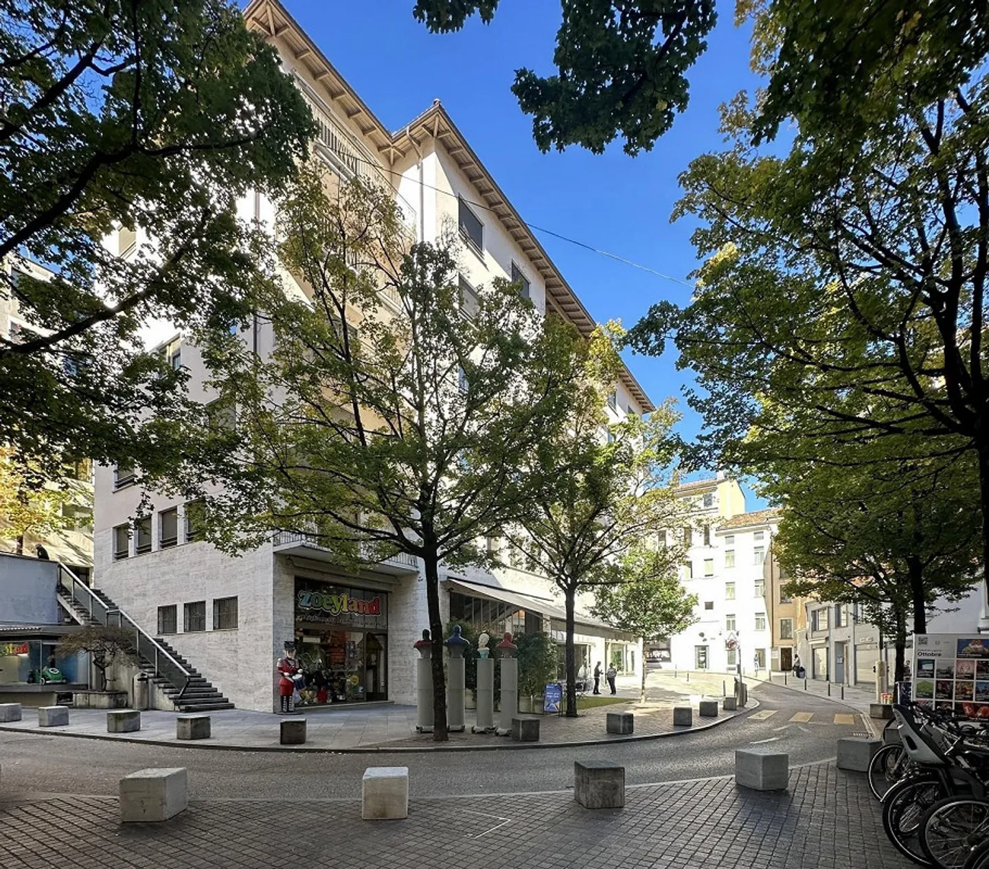 Central furnished apartment with balcony for rent - Photo 1 of 8