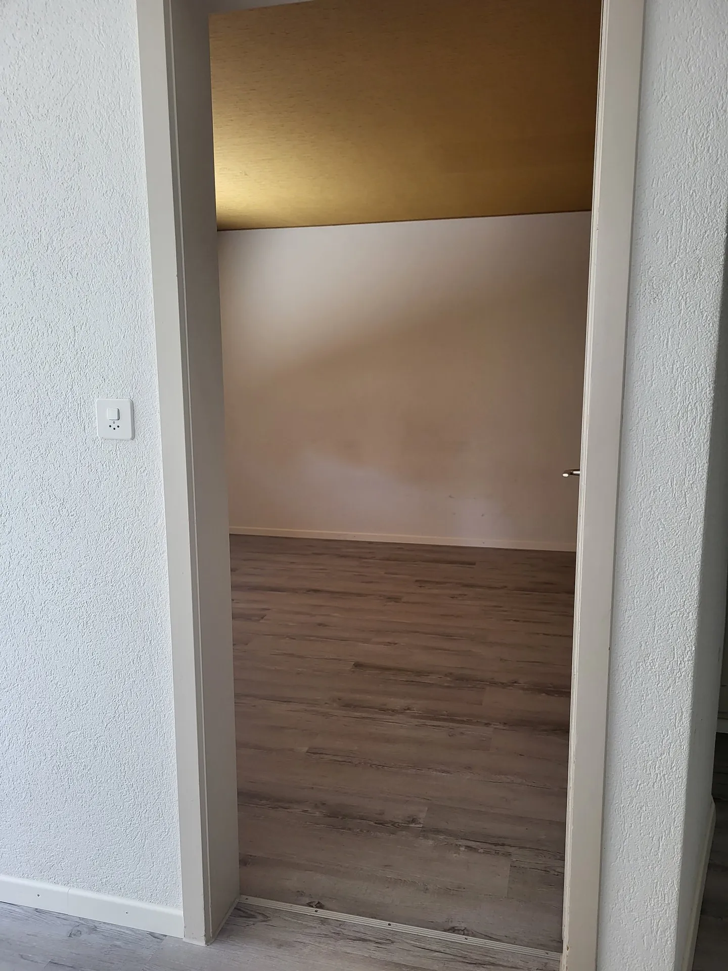 Appartamento affascinante 2.5 stanze a Nidau con balcone - Foto 4 di 9