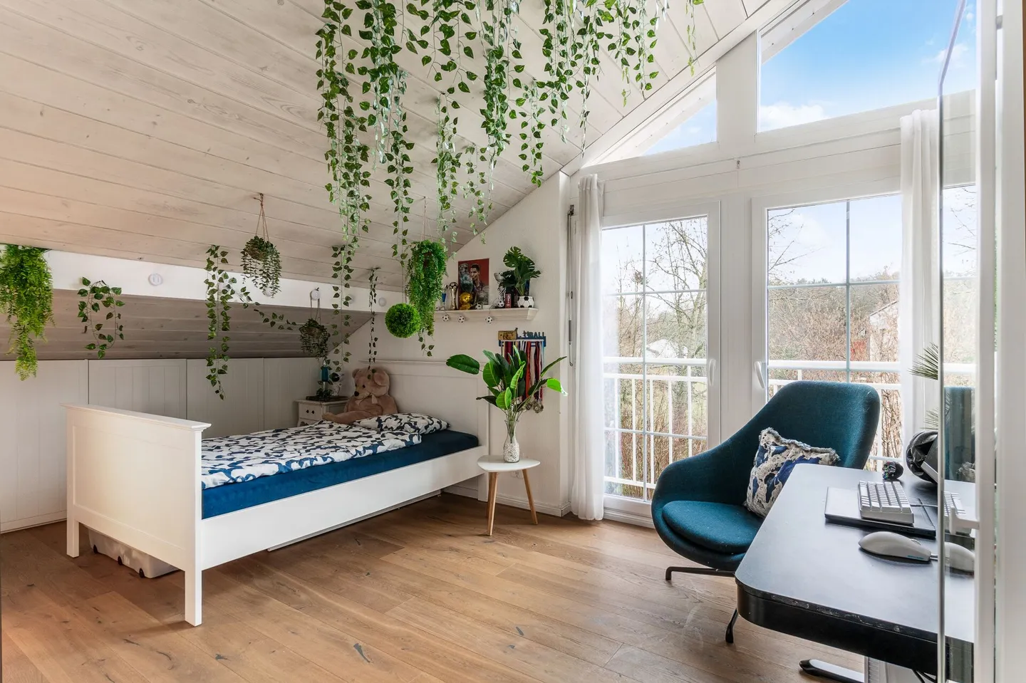 Bijou résidentiel exclusif à Lyss : Maison individuelle jumelée magnifiquement rénovée avec potentiel pour une maison intergénérationnelle ! - Photo 22 sur 26