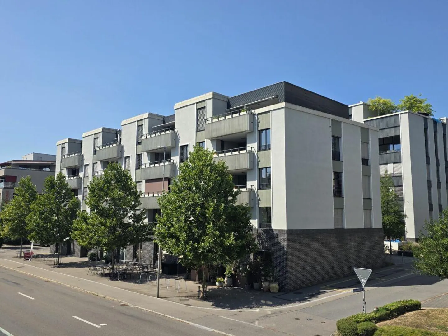 Appartamento moderno di 3,5 locali nel cuore di Jona in affitto - Foto 1 di 18