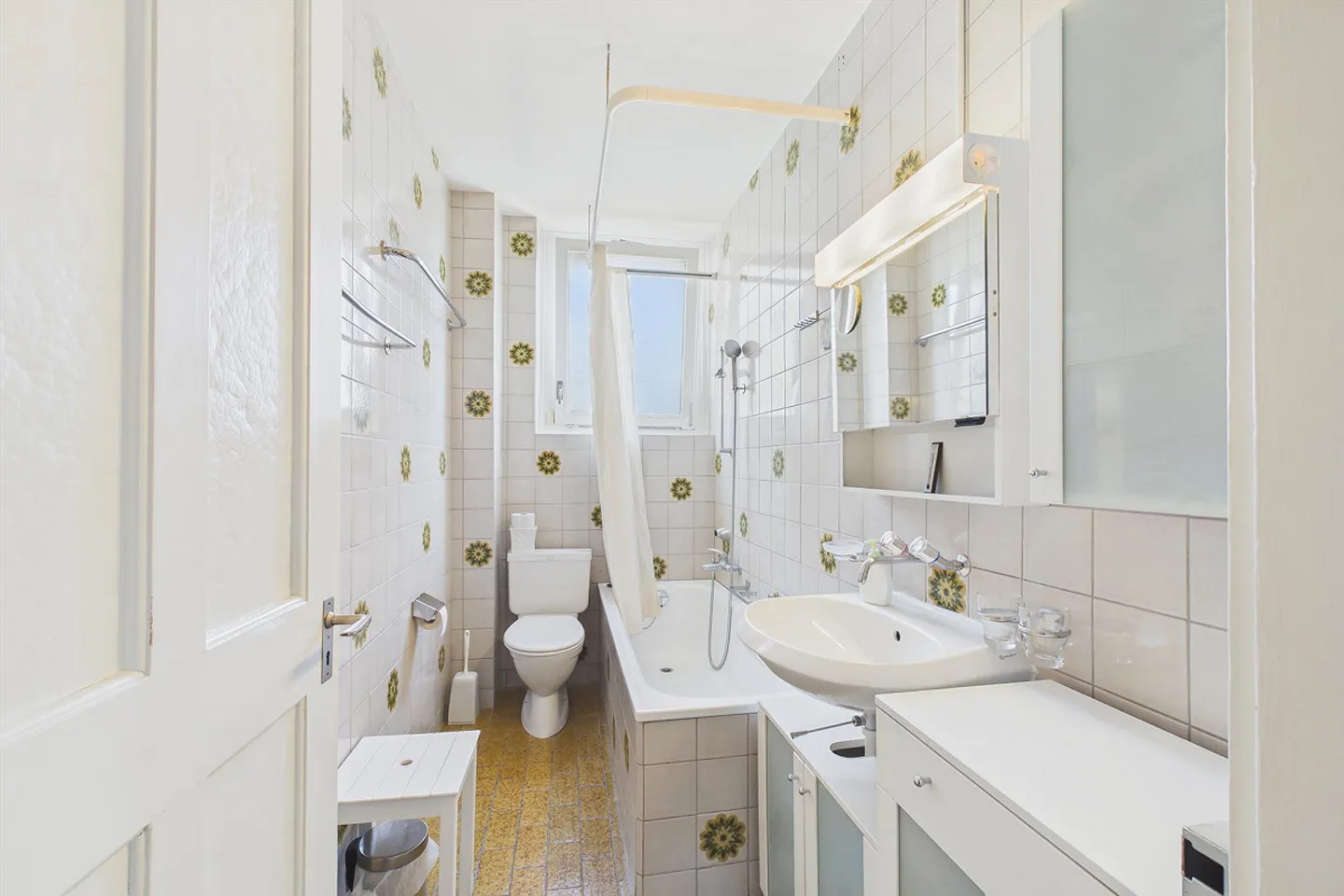 Historical Bern Townhouse with a 7.5 and a 3-room apartment - Photo 8 of 20