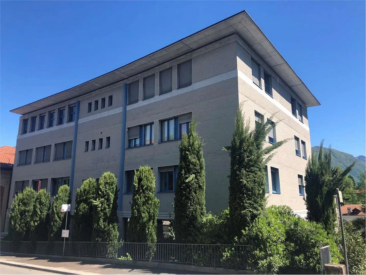 Espace commercial à louer - bureau à Lugano Besso - Photo 2 sur 4