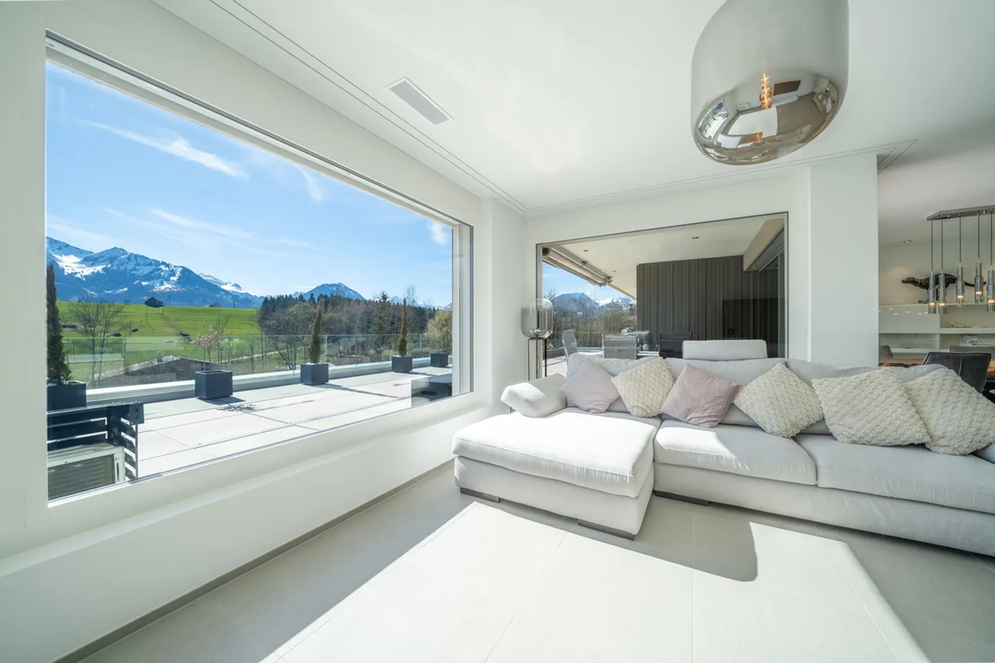 Elegante Terrassenwohnung mit Aussicht - Foto 1 von 4