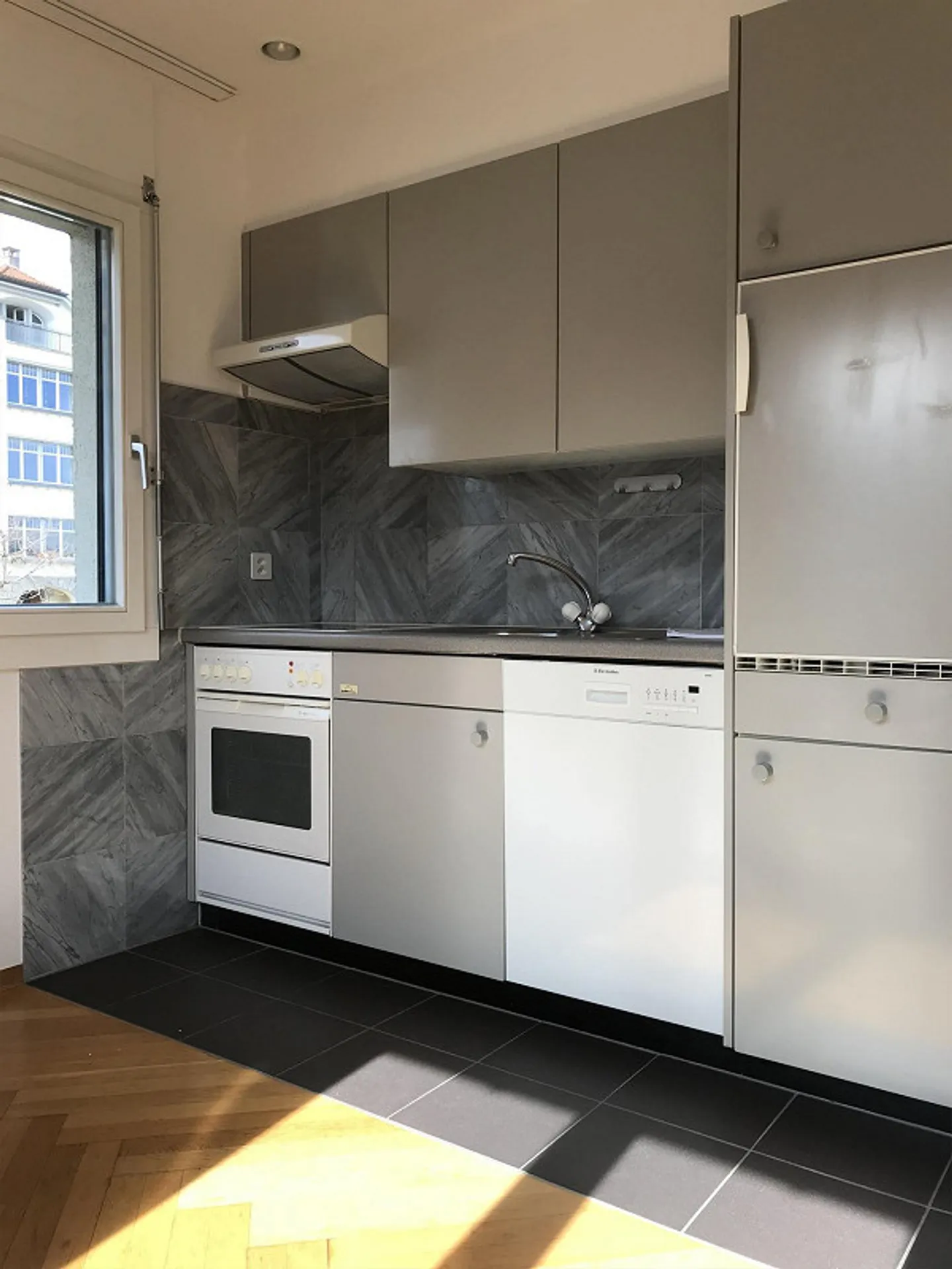 Vicino a HSG: luminoso e tranquillo appartamento con 2 camere - Foto 4 di 7