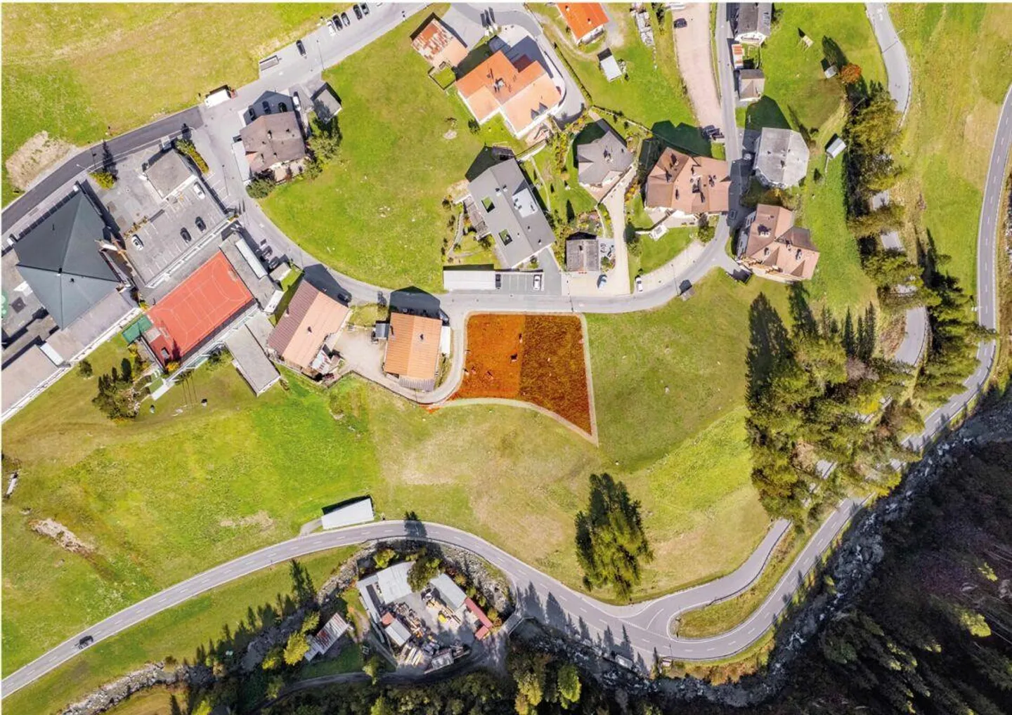 Terreno edificabile per casa plurifamiliare o unifamiliare - Foto 2 di 6