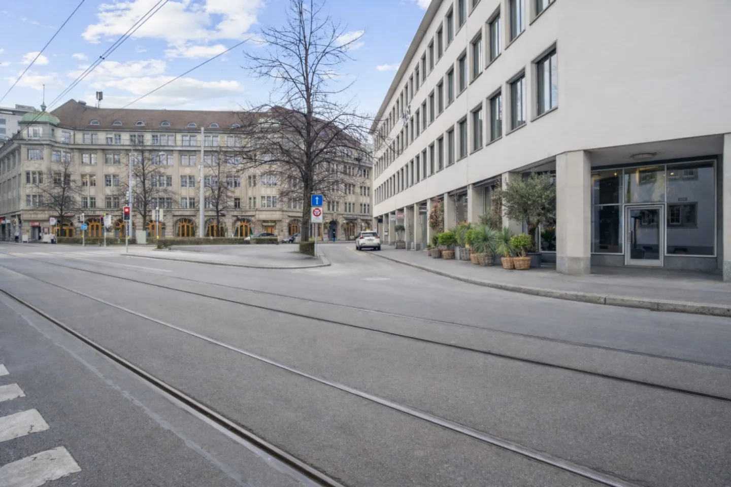 Showroom e area vendita in posizione privilegiata al Talacker - Foto 3 di 4