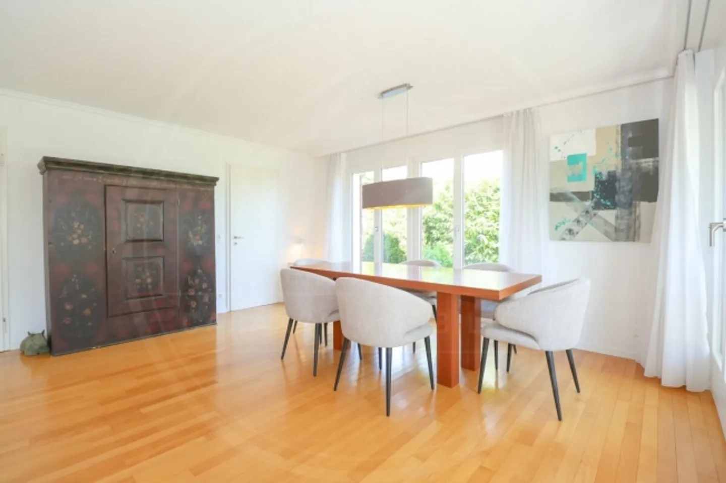 Spacious row house in a central location in Fischbach-Göslikon for rent - Photo 4 of 20