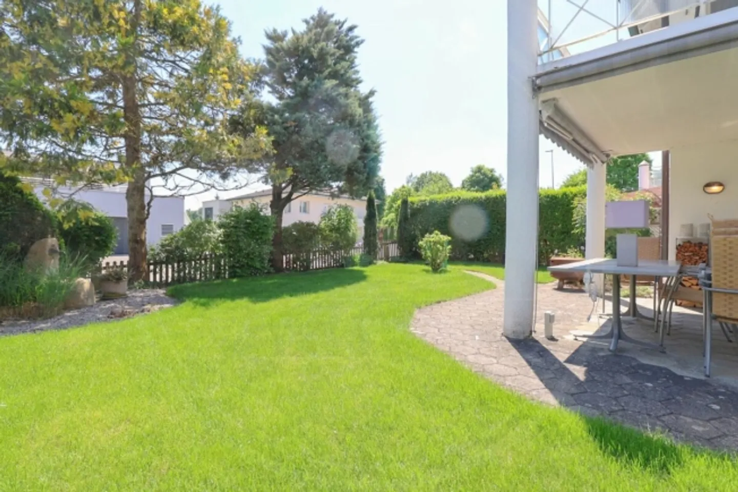 Spacious row house in a central location in Fischbach-Göslikon for rent - Photo 2 of 20