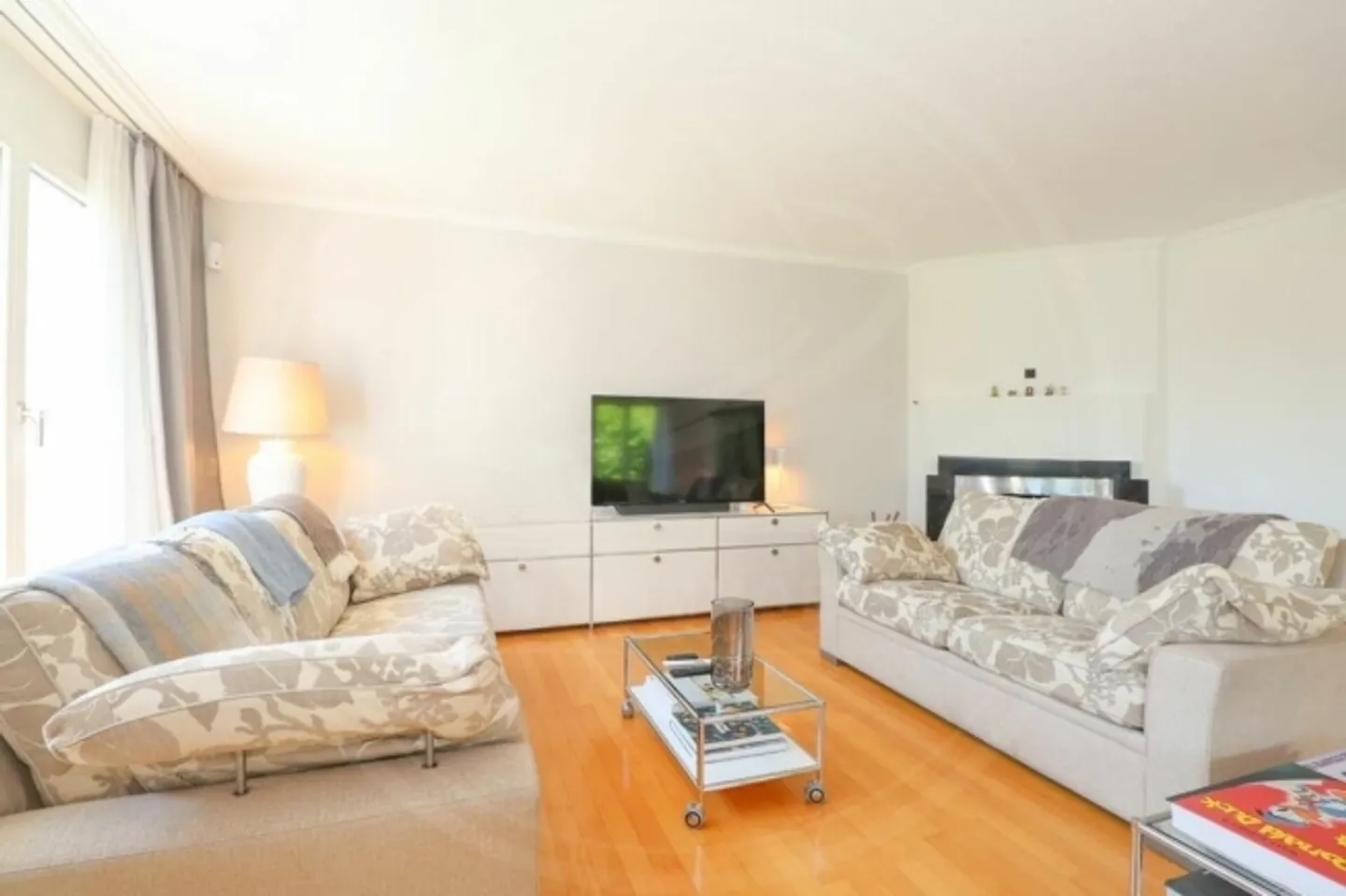 Spacious row house in a central location in Fischbach-Göslikon for rent - Photo 7 of 20