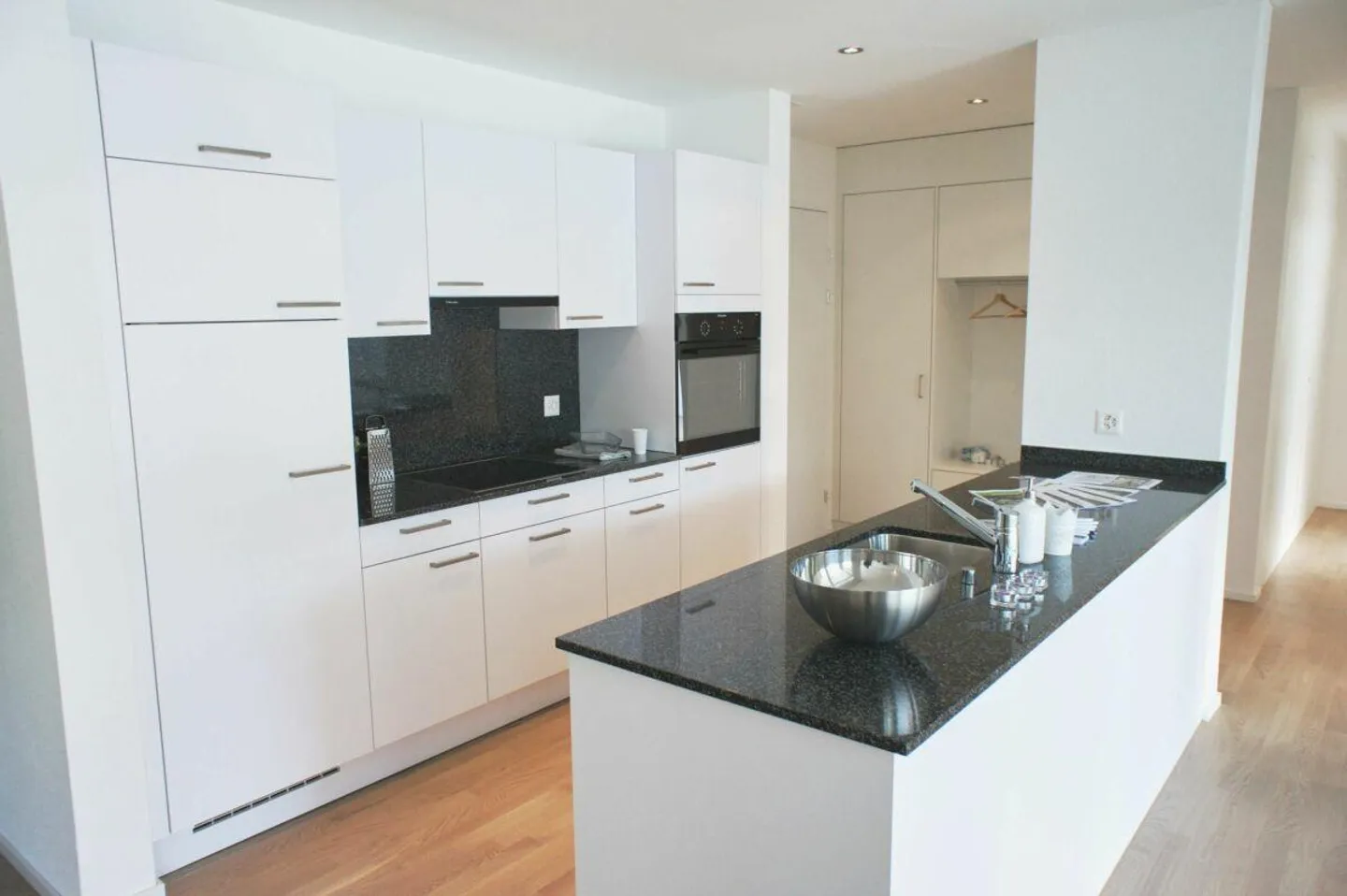 Appartamento giardino moderno con patio soleggiato - Foto 2 di 9