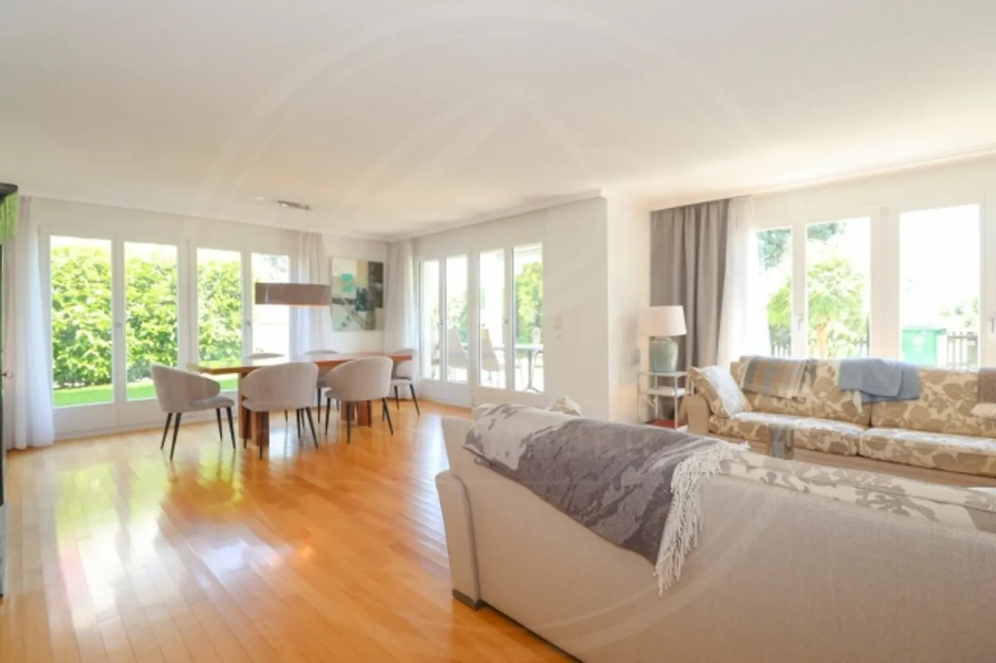 Spacious row house in a central location in Fischbach-Göslikon for rent - Photo 8 of 20