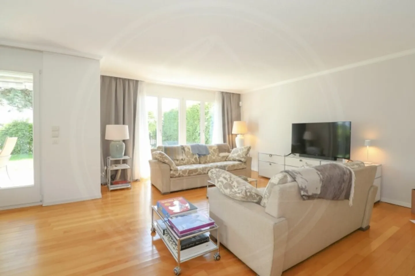 Spacious row house in a central location in Fischbach-Göslikon for rent - Photo 9 of 20