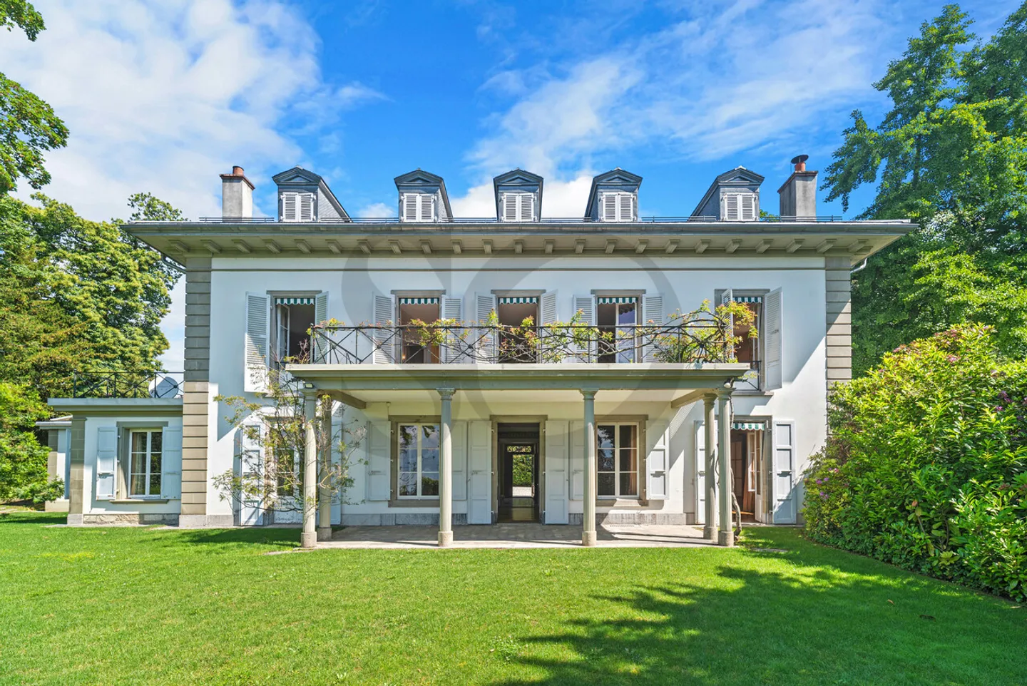 Sumptuous Master House - Photo 1 of 1