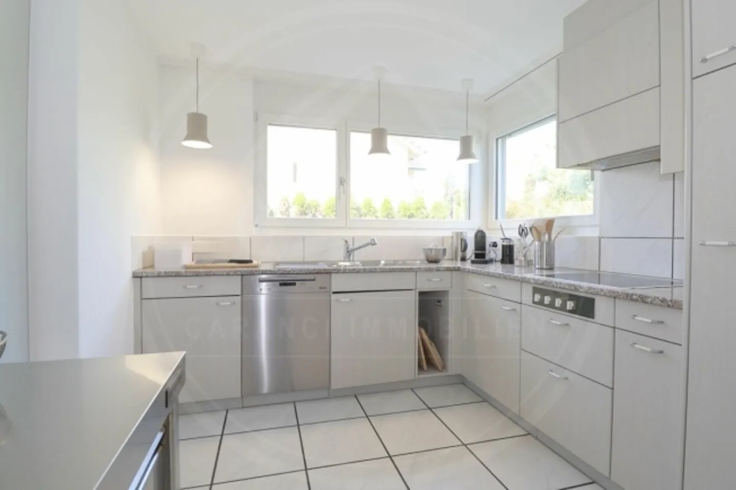 Spacious row house in a central location in Fischbach-Göslikon for rent - Photo 11 of 20