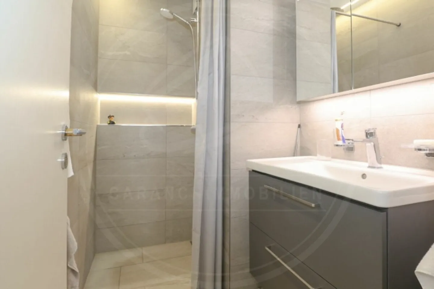 Spacious row house in a central location in Fischbach-Göslikon for rent - Photo 15 of 20