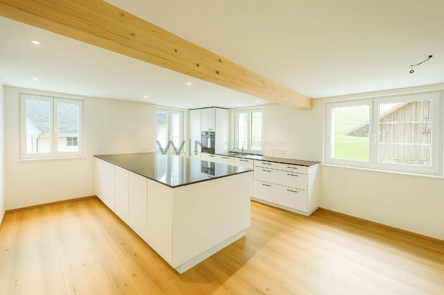 Farmhouse ensemble with development opportunity - live & invest. - Photo 5 of 9