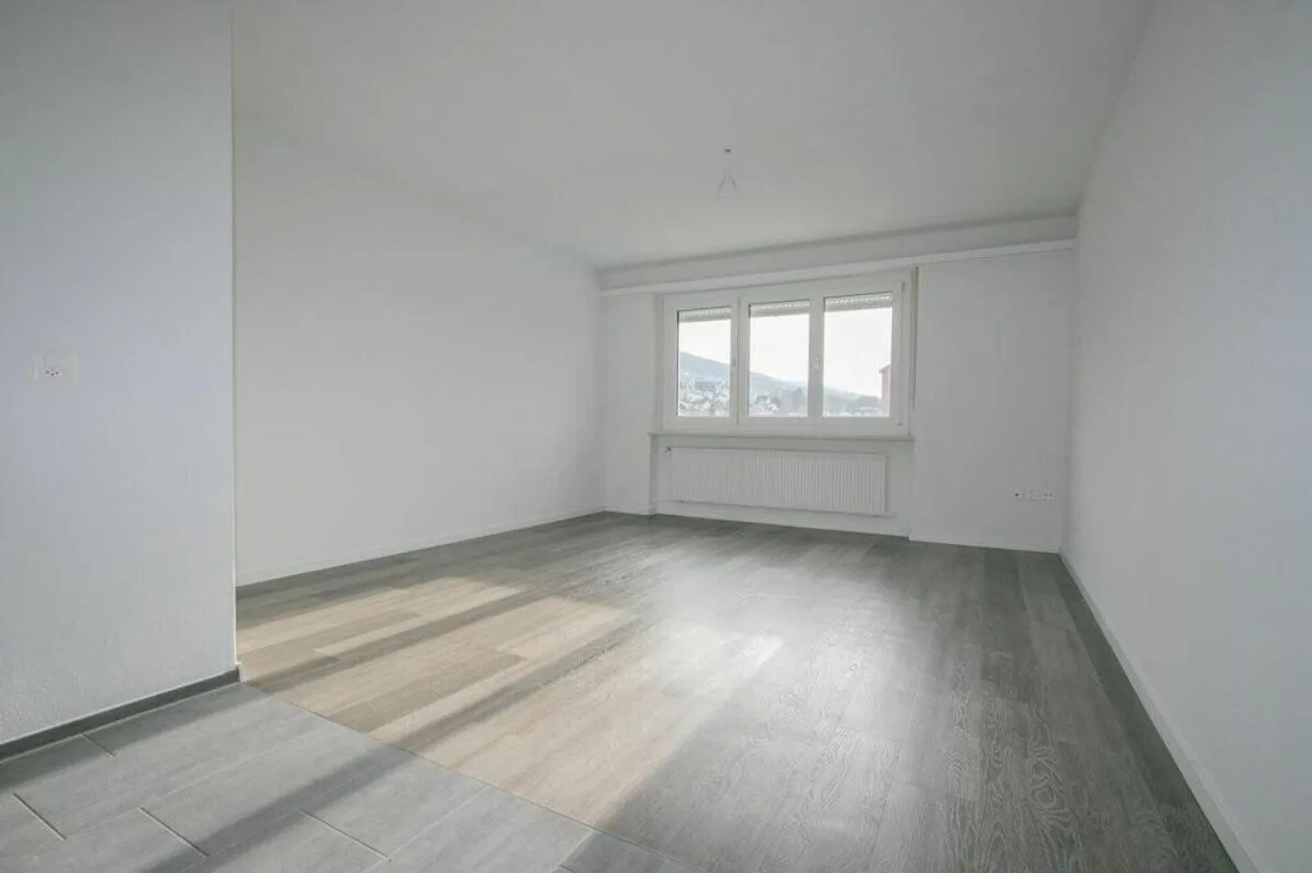 Modern apartment close to the lake - Photo 1 of 5