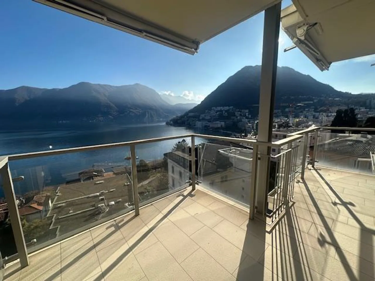 Appartement élégant de 5 pièces avec vue sur le lac à Lugano - Photo 2 sur 4