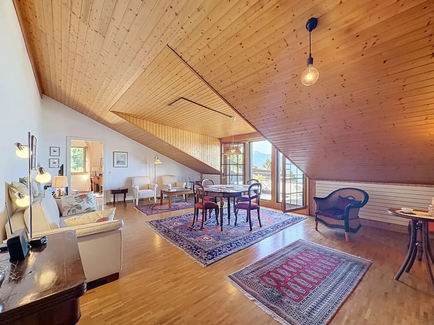 Attico di 135 m2 con vista mozzafiato sul lago di Ginevra - Foto 3 di 11