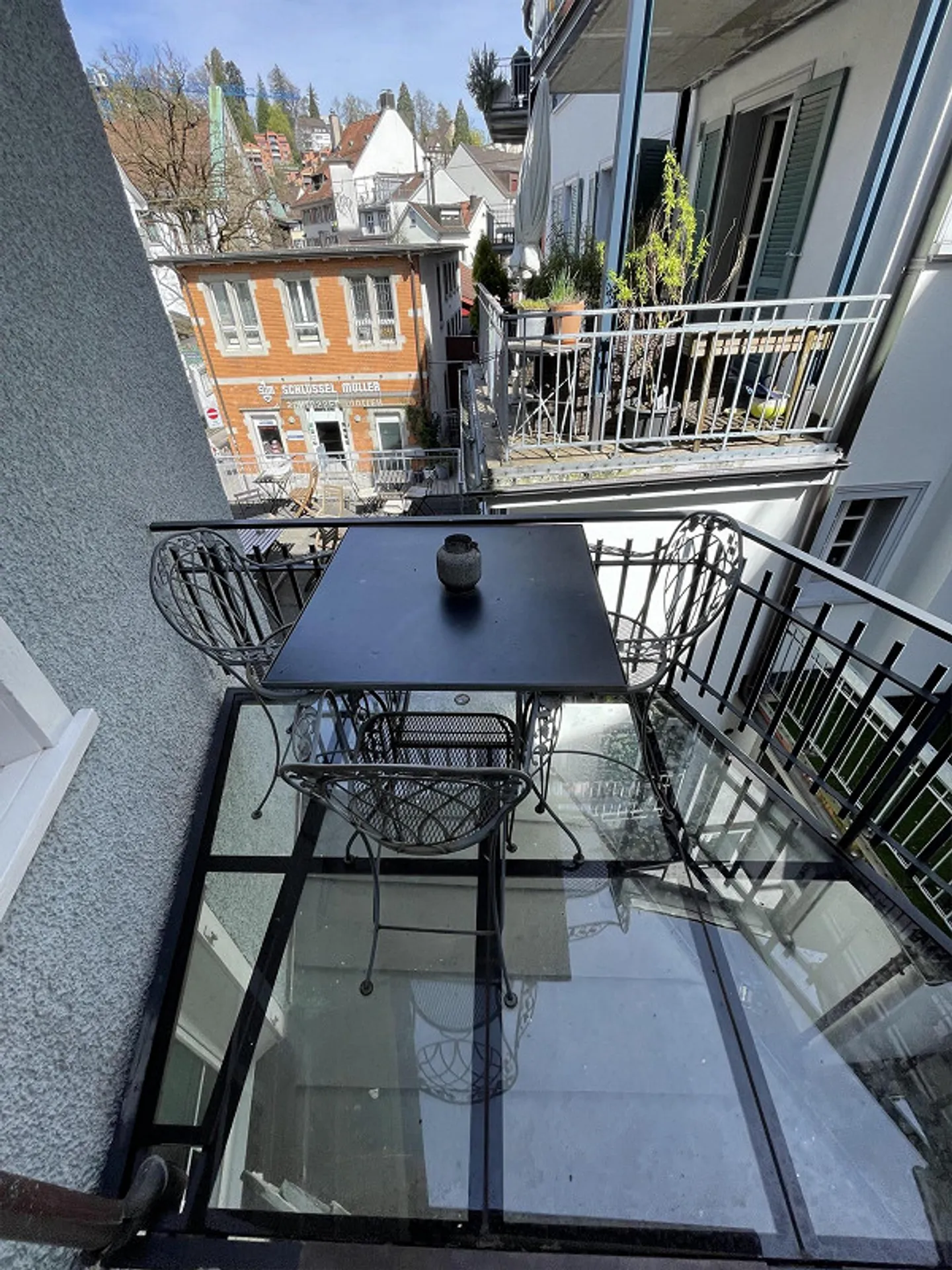 Perfect Temporary Living in Downtown St. Gallen - Photo 8 of 13