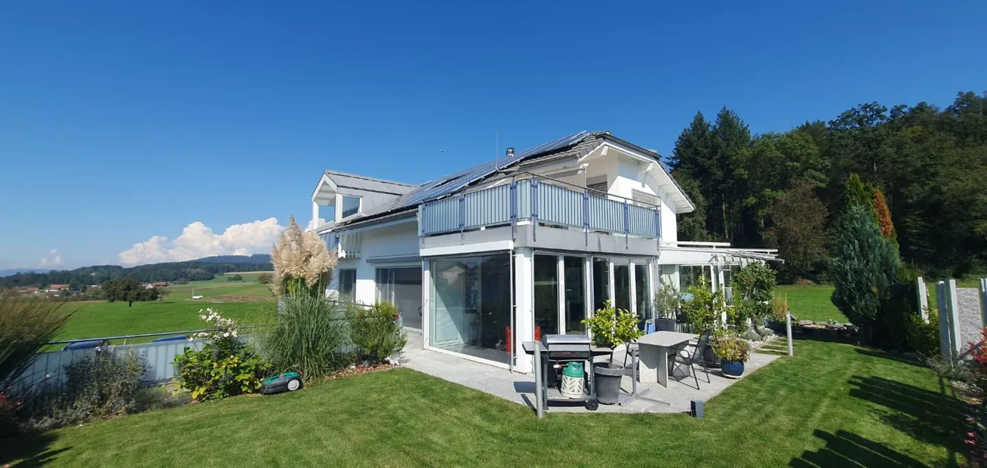 Freistehendes Einfamilienhaus in der Natur - Foto 1 von 8