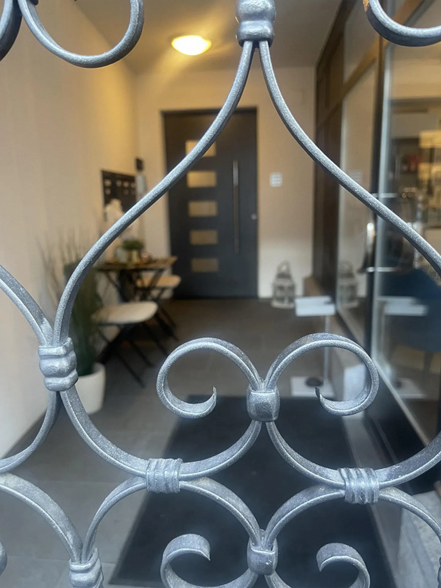 Perfect Temporary Living in Downtown St. Gallen - Photo 10 of 13