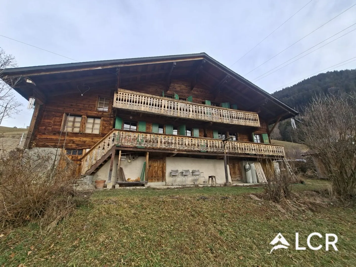 Bellissimo e grande chalet individuale di 200m2 con terreno di 800m2 e il suo studio attiguo - Foto 1 di 6