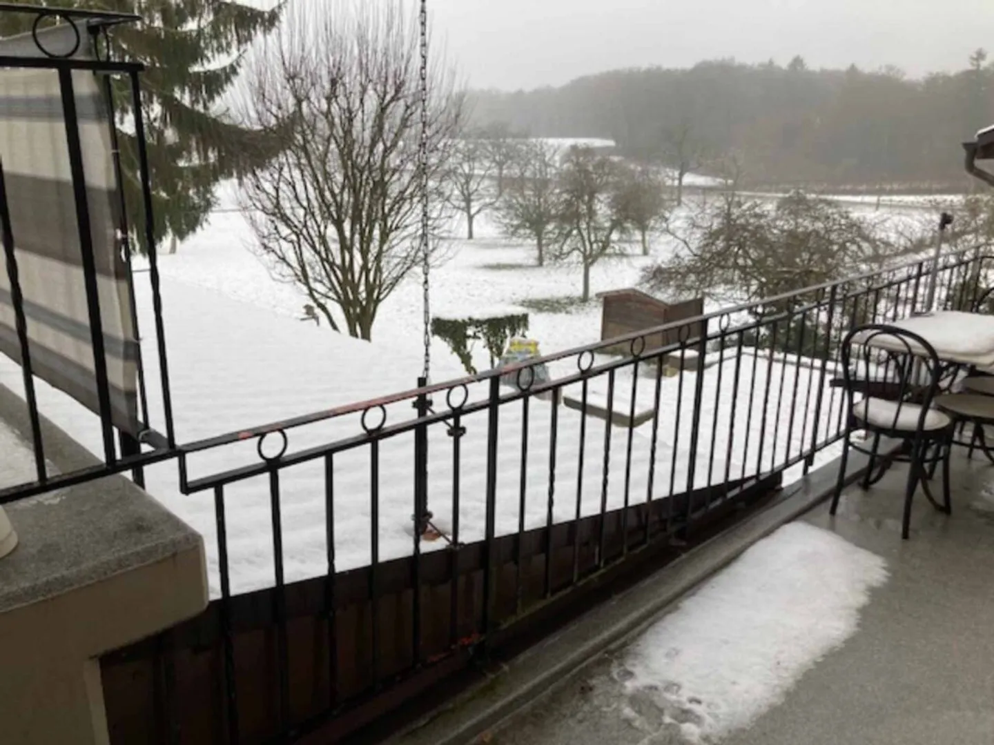 Magnificent renovated rental farm with 3 apartments, workshop, and storage - Photo 1 of 13