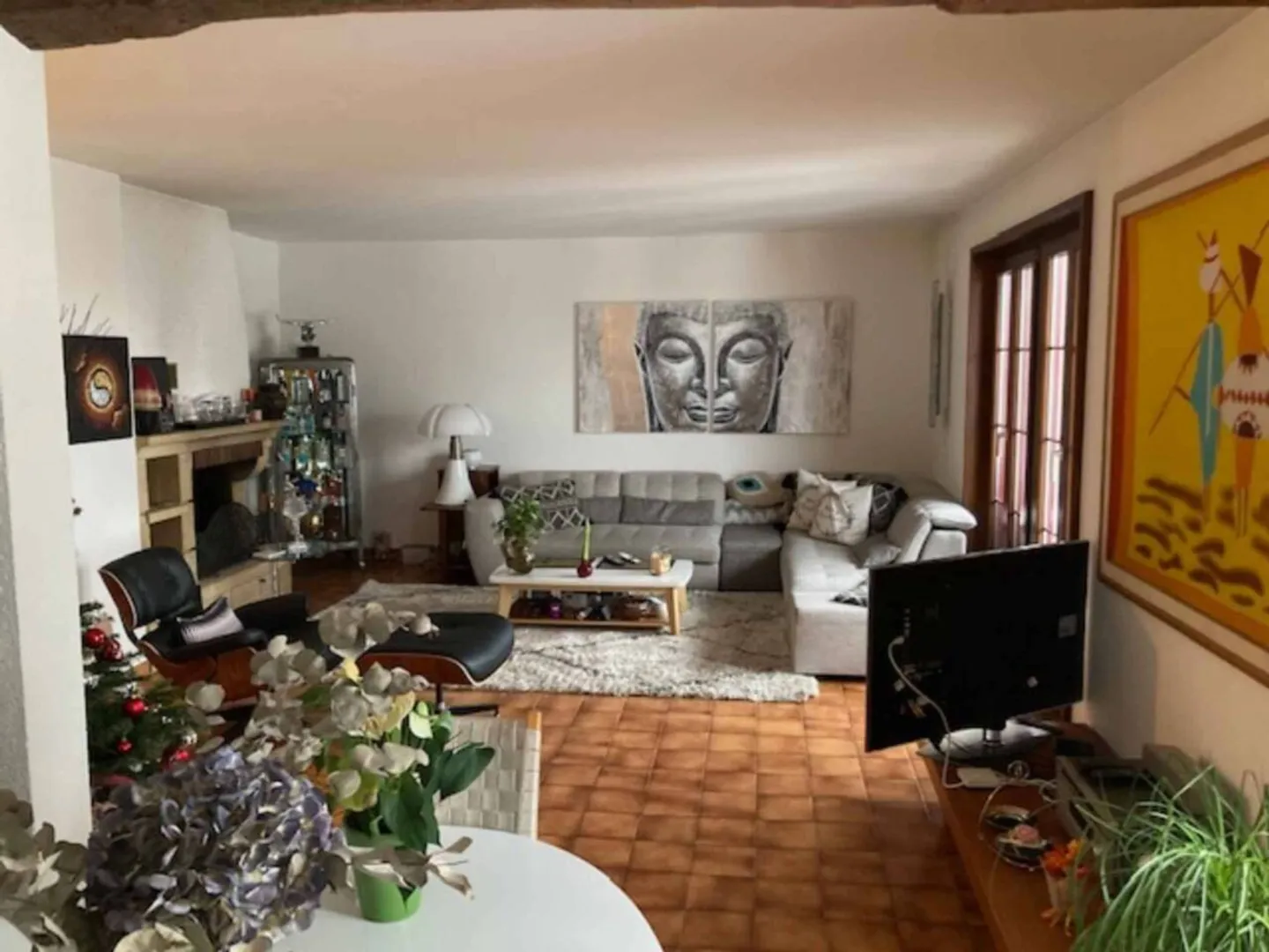 Magnificent renovated rental farm with 3 apartments, workshop, and storage - Photo 3 of 13