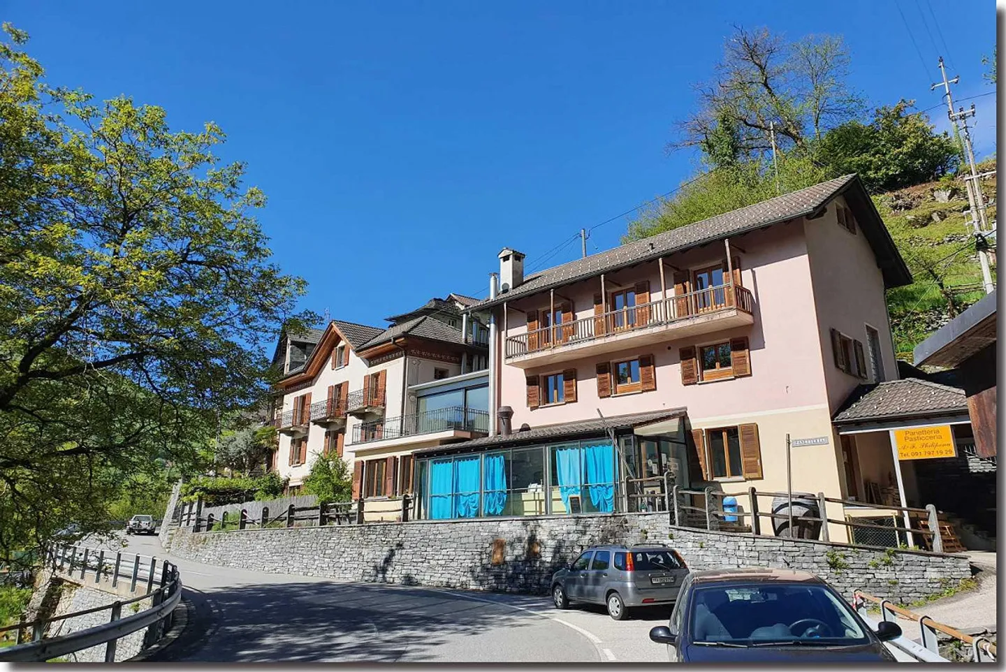 Historical building and detached house - Photo 1 of 28