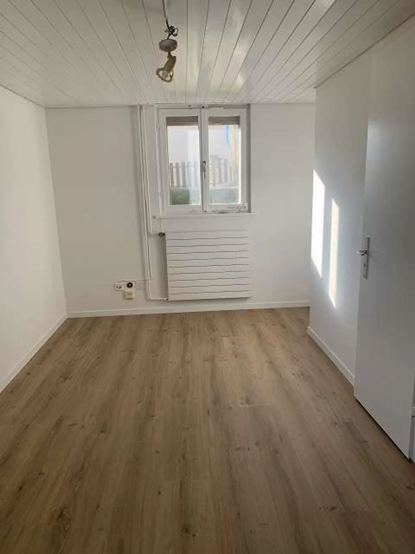 Appartamento 1 stanza ristrutturato in una posizione tranquilla - Foto 1 di 3