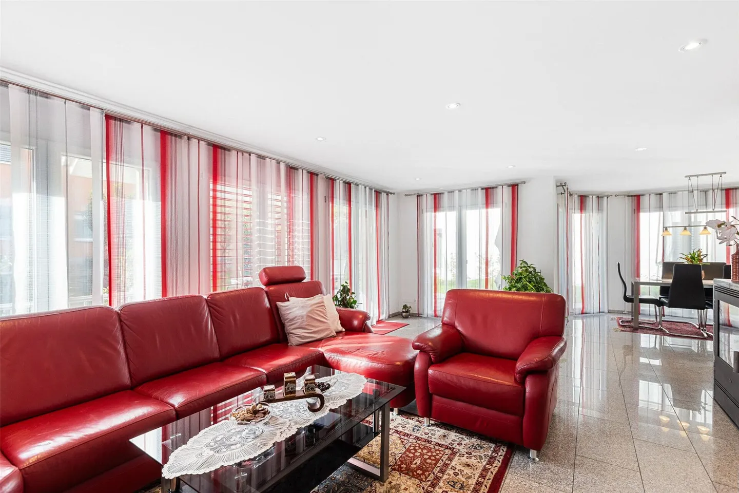 Detached, modern single-family house in a central location in Näfels GL - Photo 6 of 13