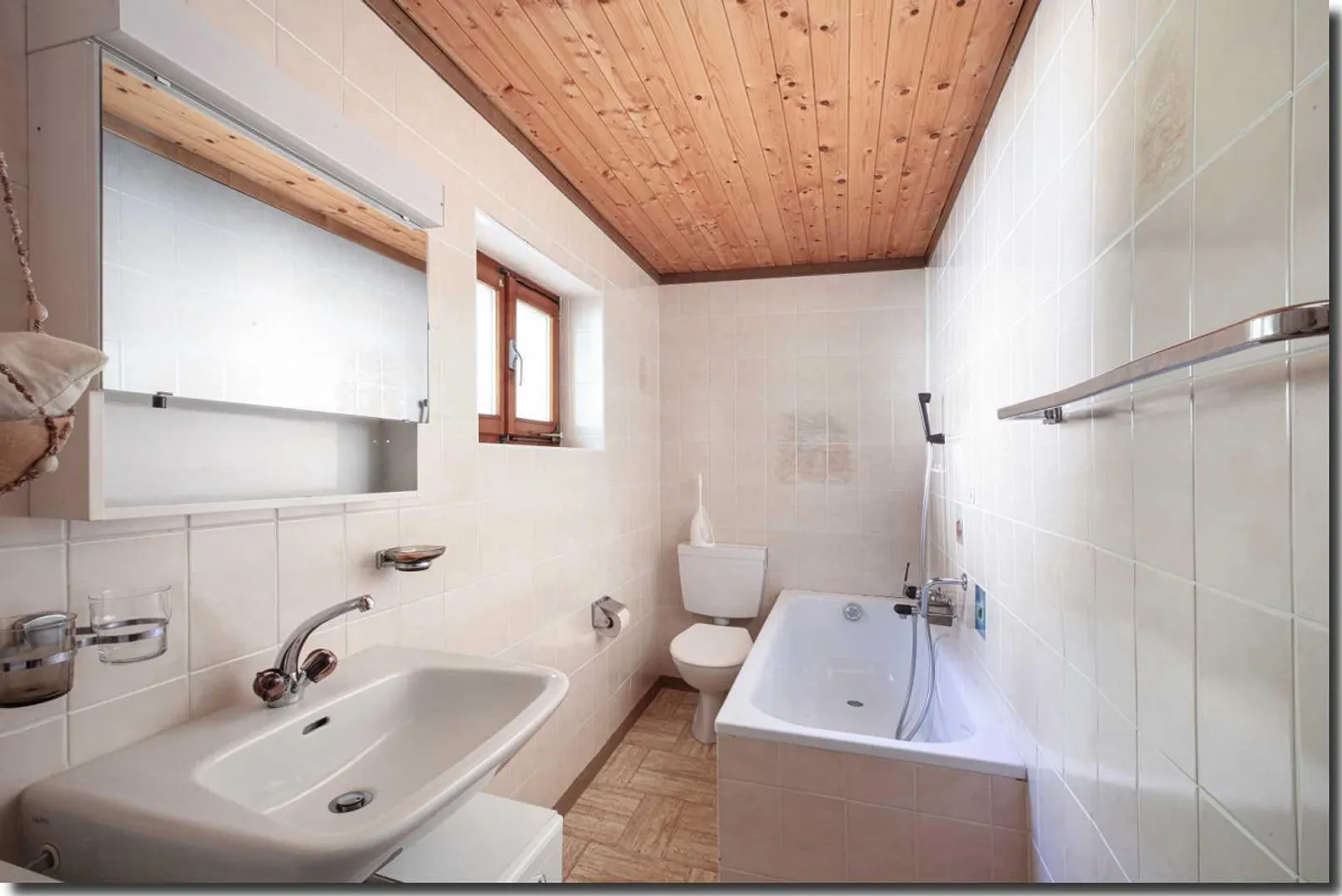 Historical building and detached house - Photo 12 of 28