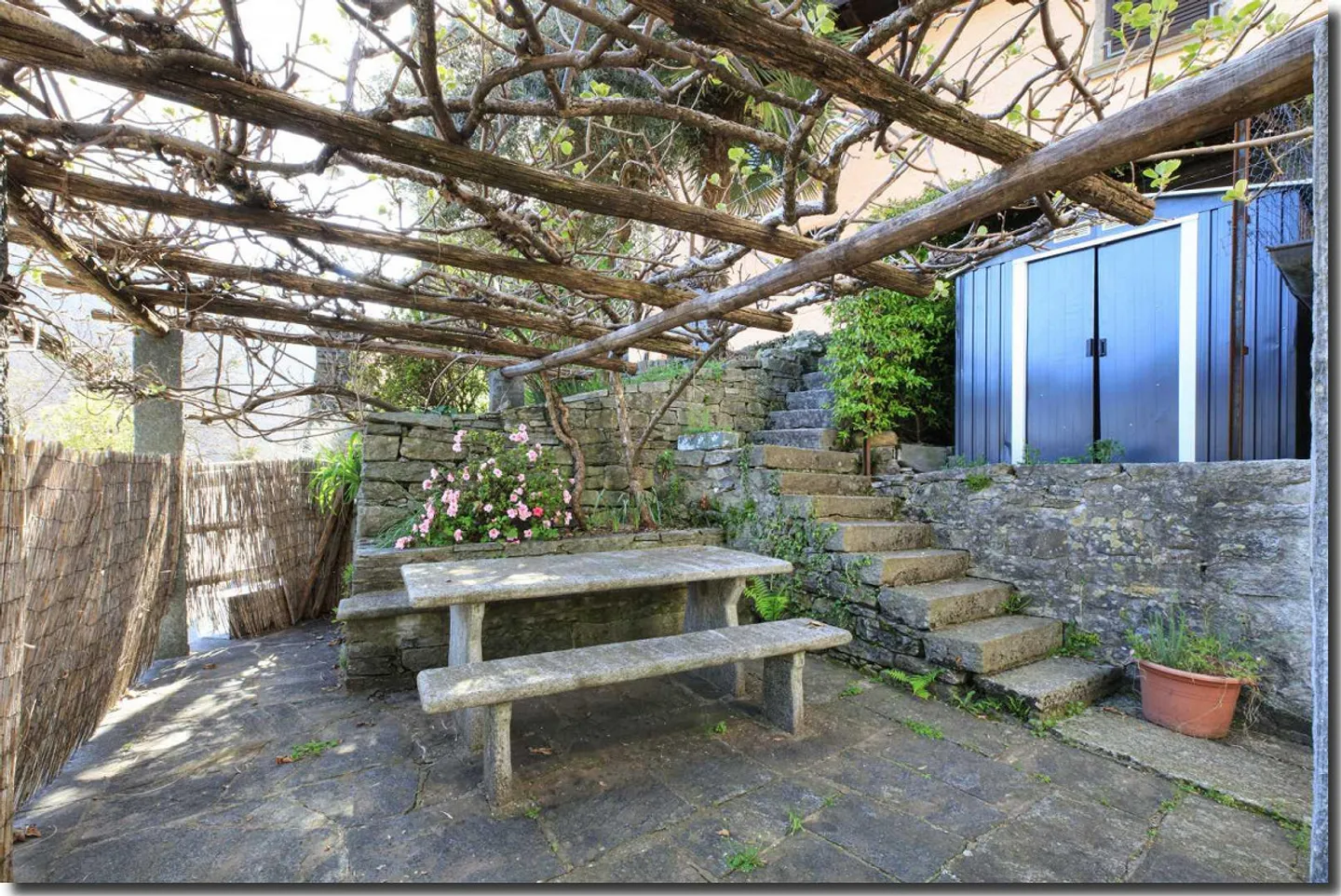 Historical building and detached house - Photo 13 of 28