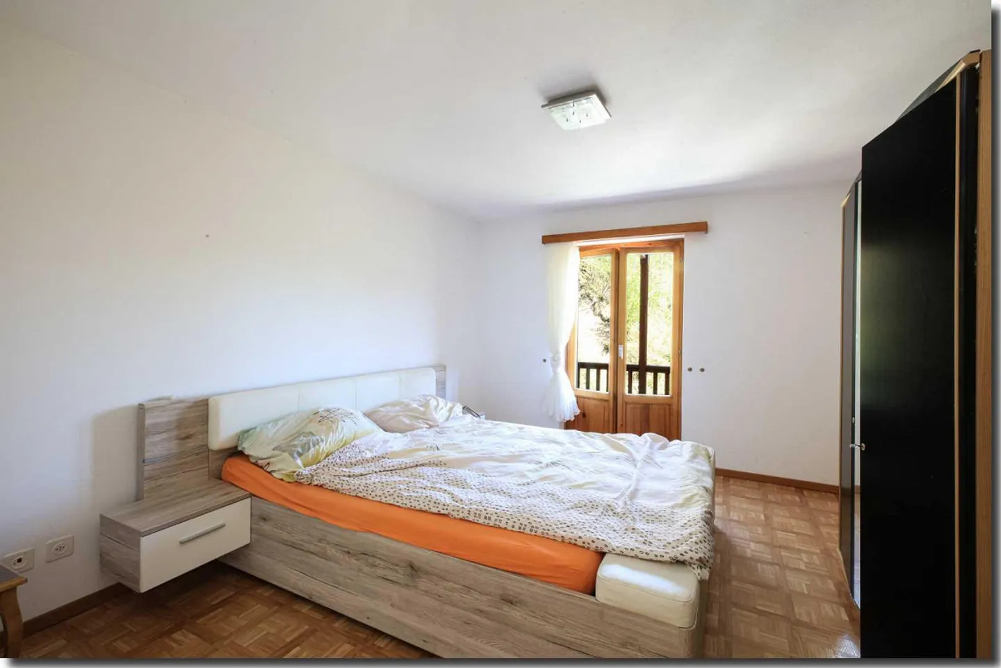 Historical building and detached house - Photo 23 of 28