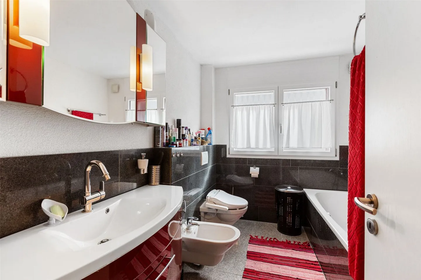 Detached, modern single-family house in a central location in Näfels GL - Photo 12 of 13