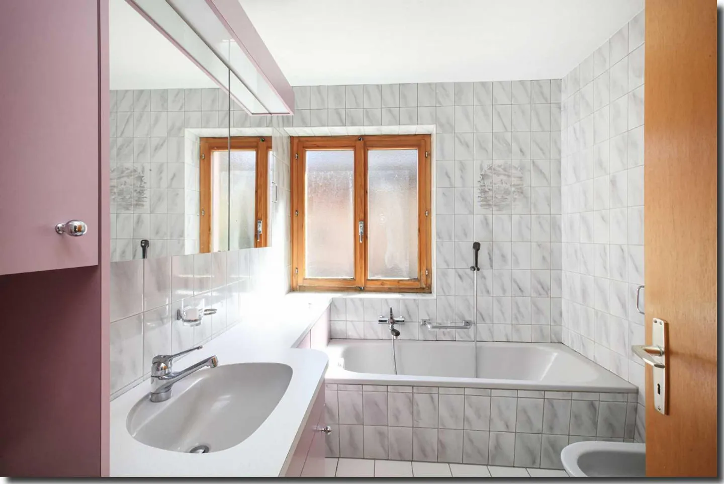 Historical building and detached house - Photo 24 of 28