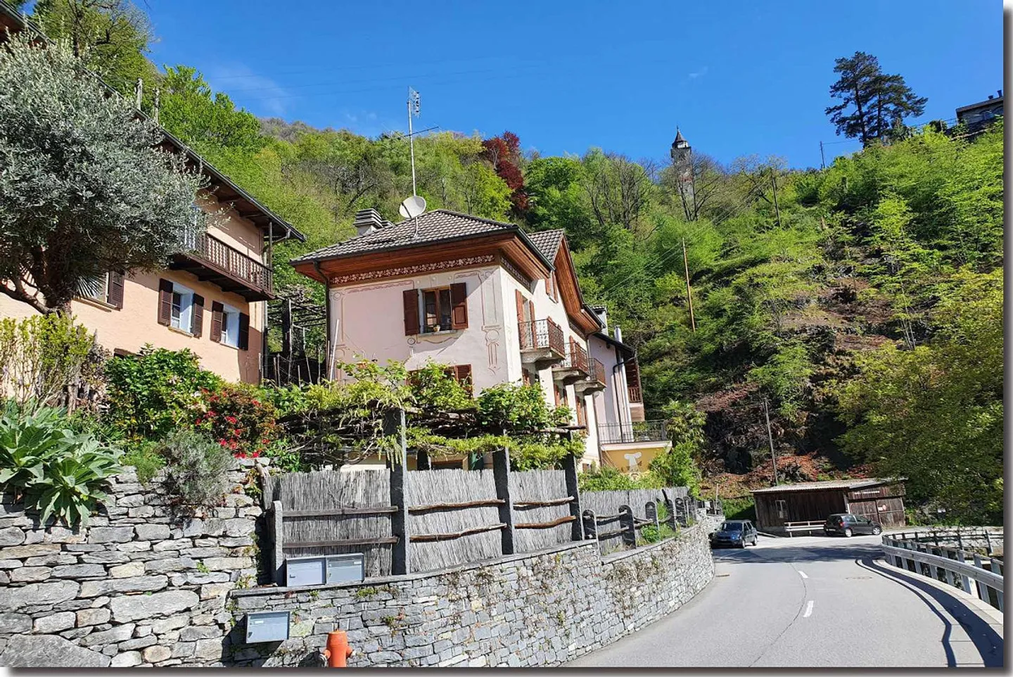 Historical building and detached house - Photo 26 of 28