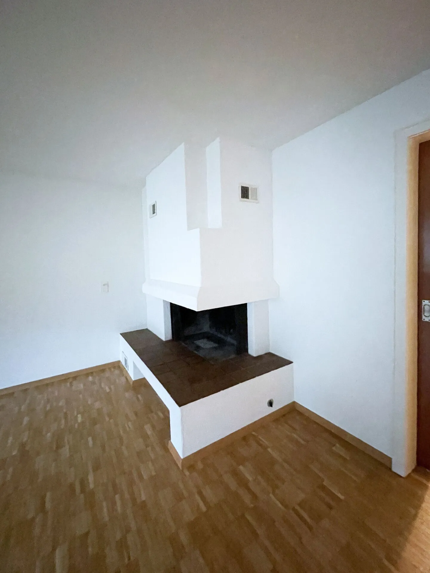 Spacious Living in the Green - Photo 14 of 29