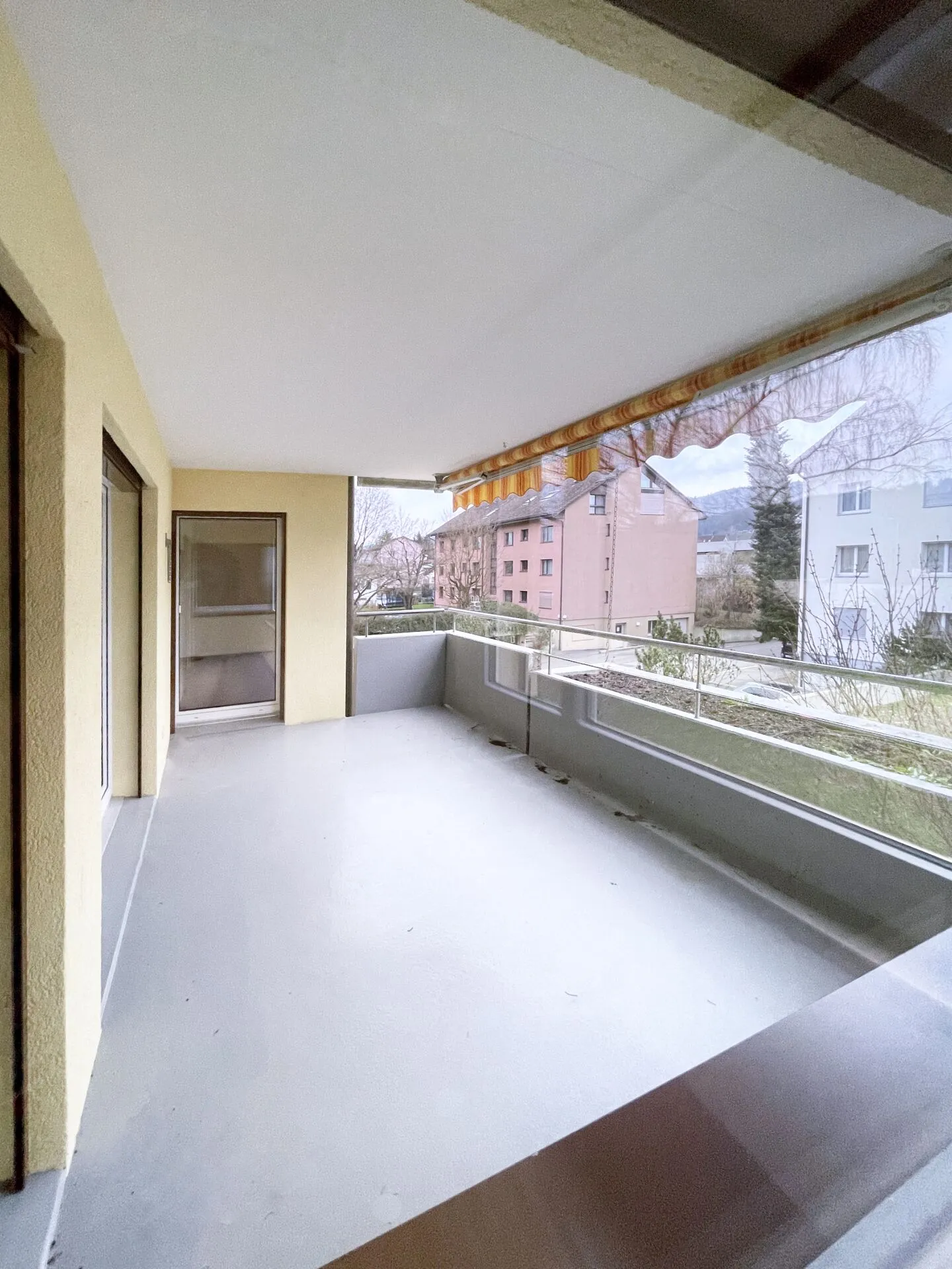 Spacious Living in the Green - Photo 15 of 29