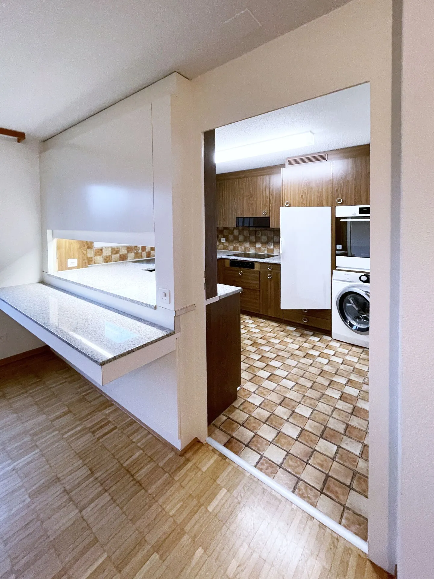 Spacious Living in the Green - Photo 5 of 29