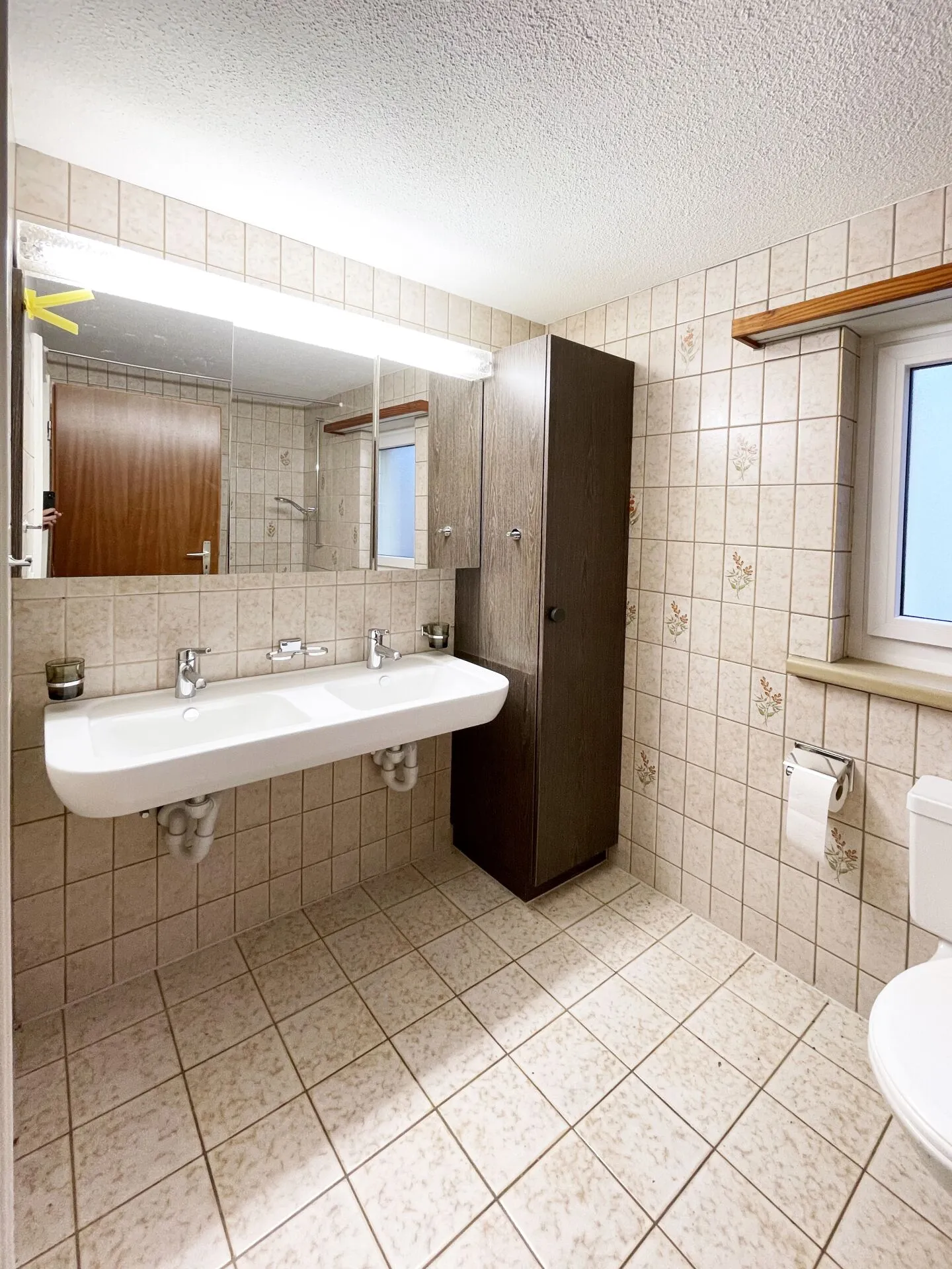 Spacious Living in the Green - Photo 24 of 29