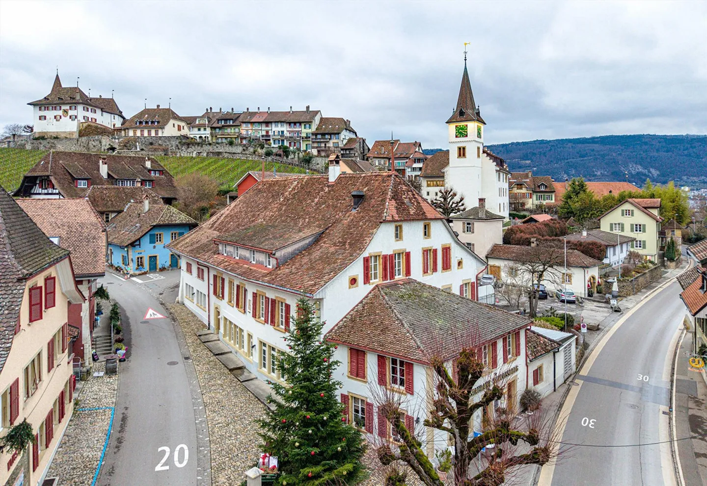 HISTORICAL YIELD OPPORTUNITY (BR 7.75%) AT LAKE BIEL - Photo 1 of 7