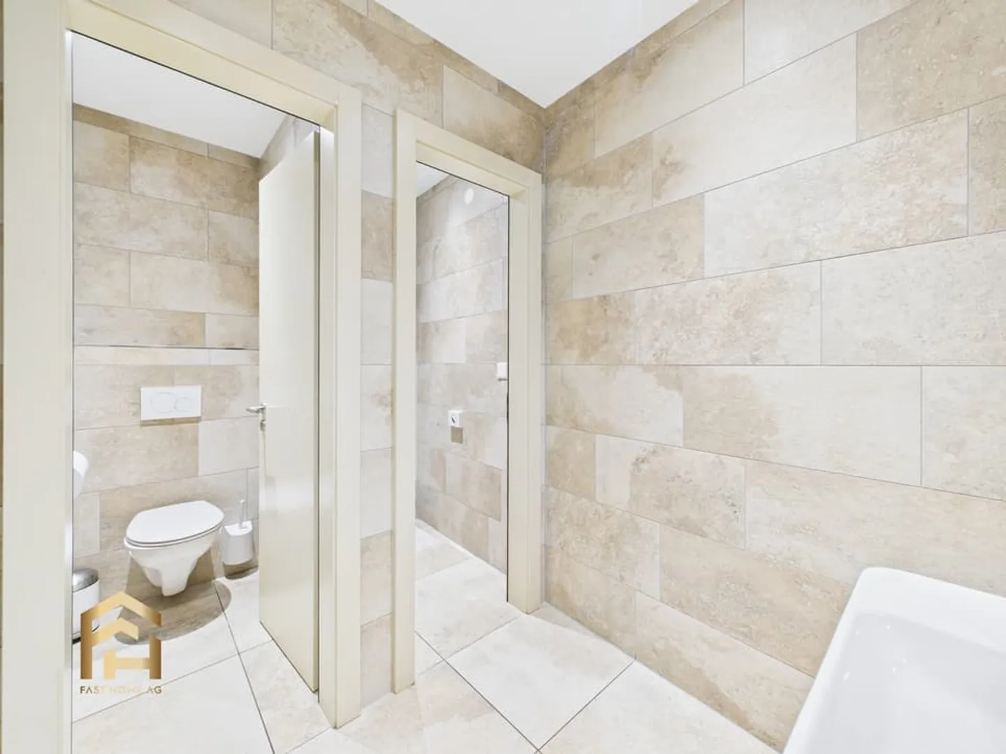 Rare find: Hotel with gastronomy and wellness offerings in the center - Photo 12 of 13