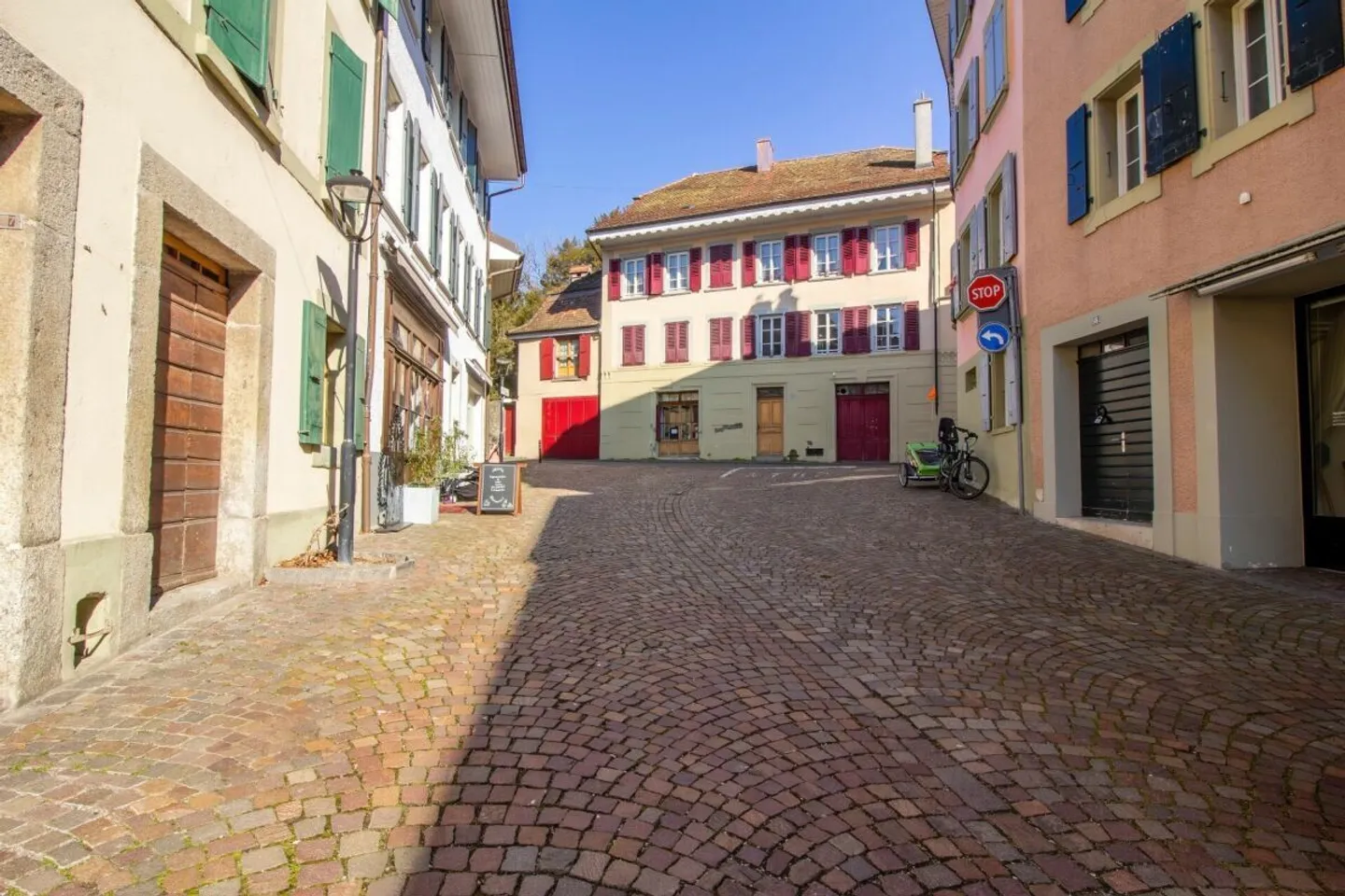Incantevole duplex ristrutturato nel cuore del borgo storico di Lutry - Foto 5 di 7