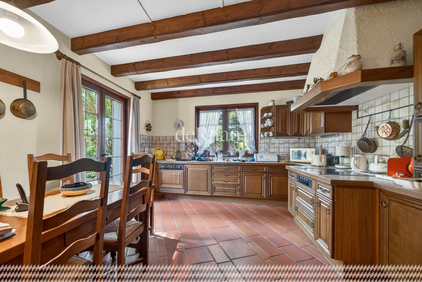 Villa indipendente circondata dal verde - Foto 4 di 13