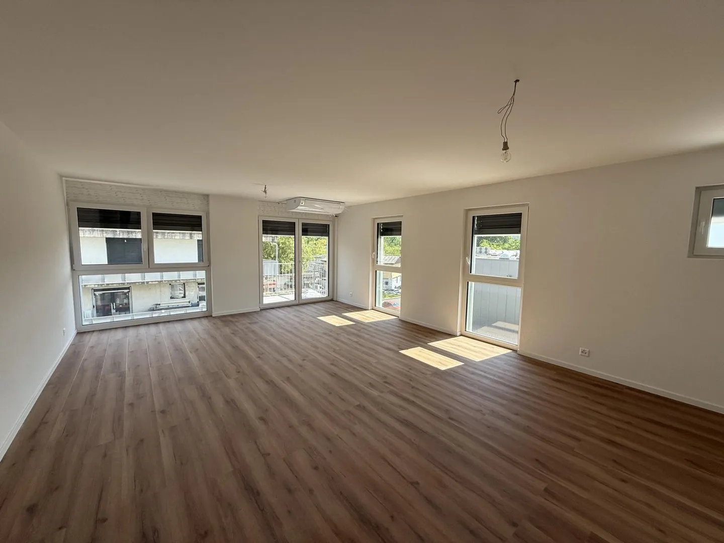 Administrative/Office Space with Balcony, Unit 31, in New Project in Echandens - Photo 2 of 8