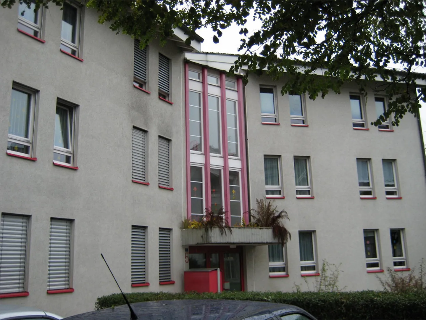 Grande appartement 2.5 pièces avec galerie + chambre à Belp - disponible à partir de septembre 2026 - Photo 2 sur 15