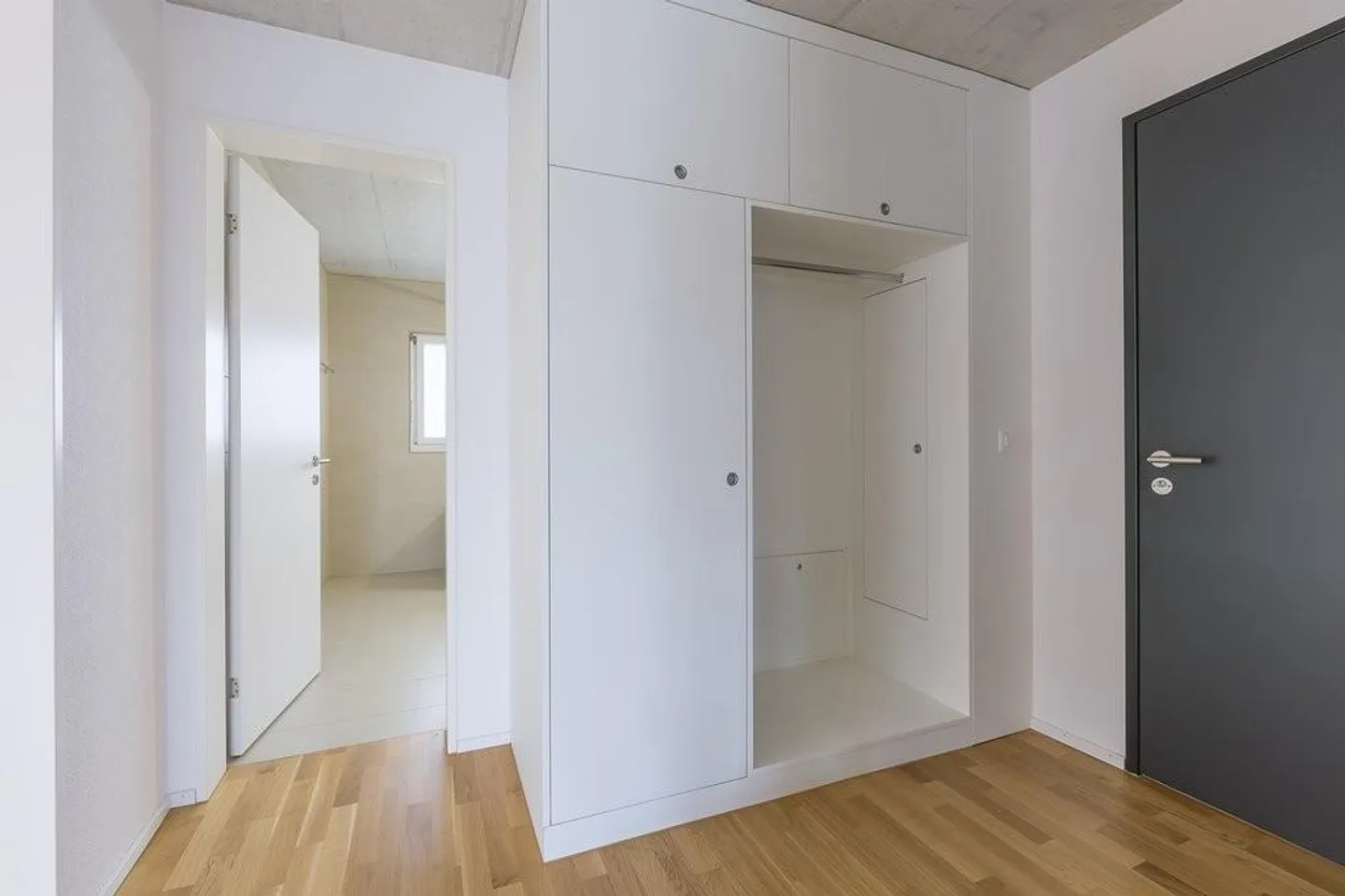 Appartamento moderno di 2,5 stanze con grande balcone - Foto 8 di 9