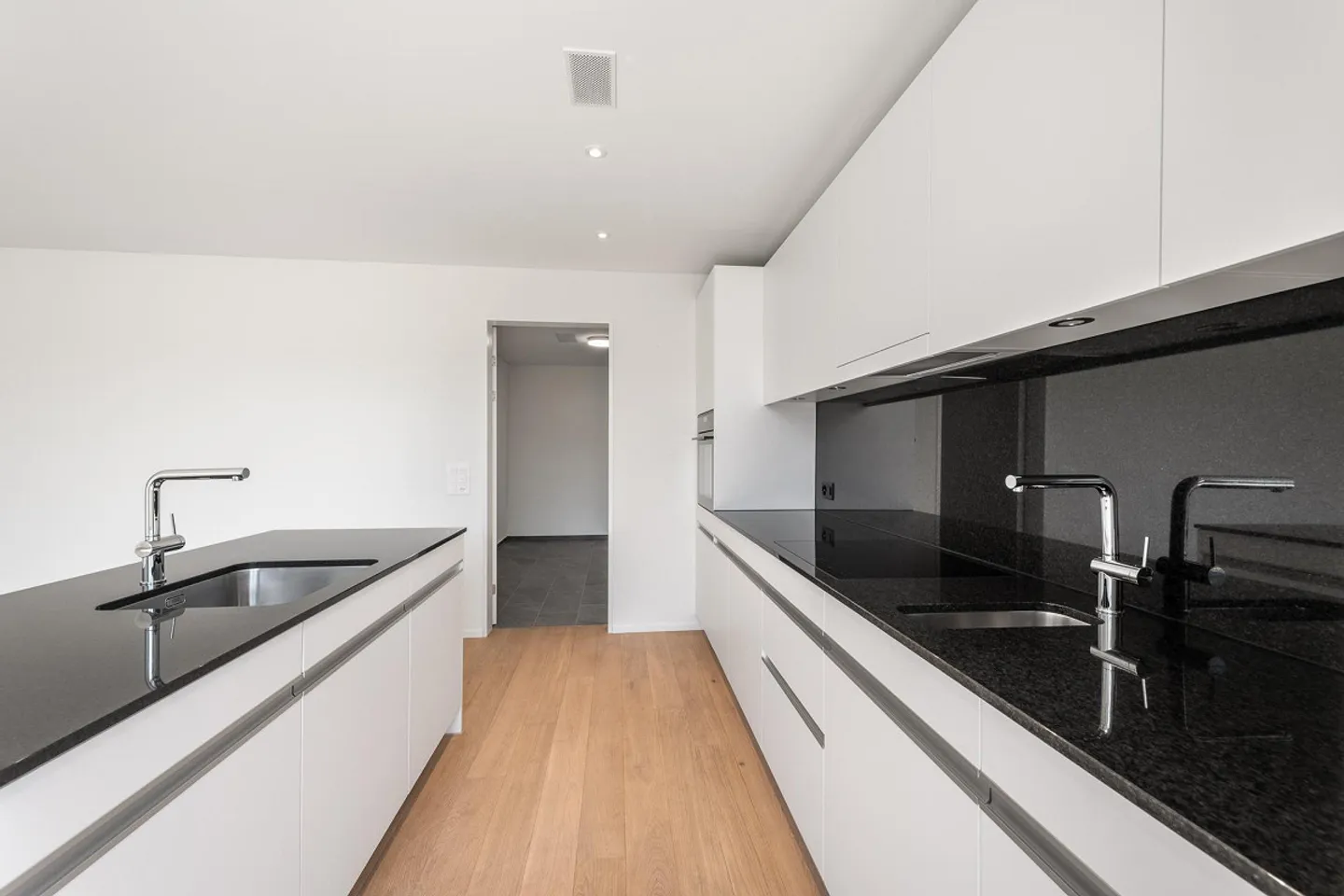 3.5 Room Apartment in Zurich - Photo 5 of 9